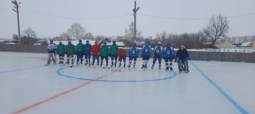 Яңгулда урамнар арасында хоккей ярышы узды (фото)