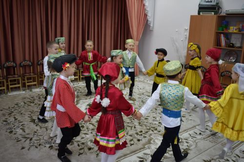 Балтач сабыйлары кунаклар кабул итте (бик күп фото)