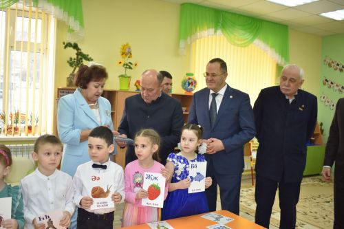 Балтач сабыйлары кунаклар кабул итте (бик күп фото)