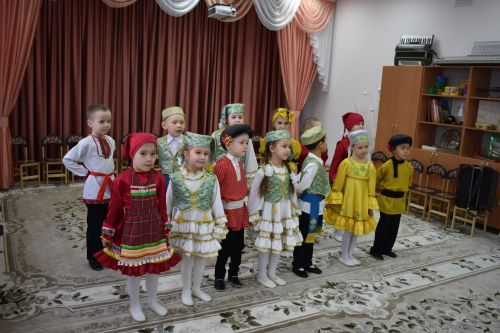 Балтач сабыйлары кунаклар кабул итте (бик күп фото)