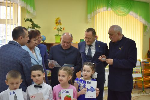 Балтач сабыйлары кунаклар кабул итте (бик күп фото)