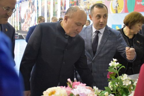 Марат Әхмәтов: «Укучыларның хезмәте бәяләнергә тиеш»