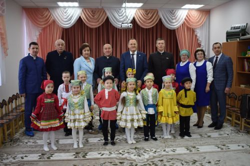 Балтач сабыйлары кунаклар кабул итте (бик күп фото)
