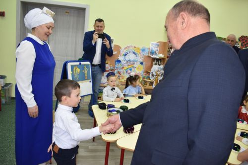 Балтач сабыйлары кунаклар кабул итте (бик күп фото)