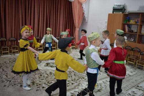 Балтач сабыйлары кунаклар кабул итте (бик күп фото)