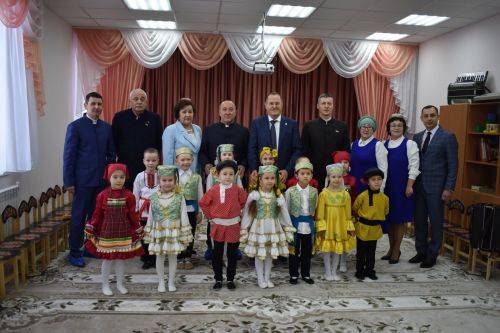 Балтач сабыйлары кунаклар кабул итте (бик күп фото)