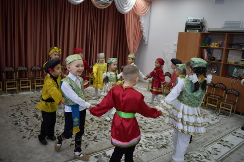 Балтач сабыйлары кунаклар кабул итте (бик күп фото)