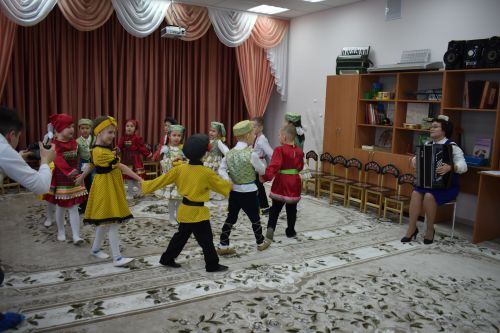 Балтач сабыйлары кунаклар кабул итте (бик күп фото)