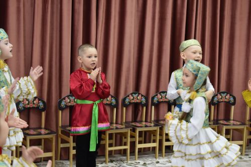 Балтач сабыйлары кунаклар кабул итте (бик күп фото)