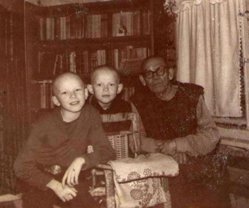 Бер генә гөл җылынса да сулышымнан, буш үтте дип зарланмамын тормышымнан