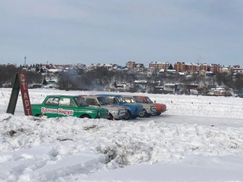 Райнур “Запорожец”та җелдерә (фото)