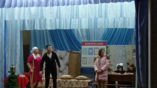 Айзиләнең пьесасын әтисе укыгын мәктәптә сәхнәләштергәннәр (фото)