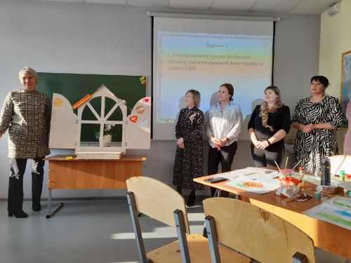 Нөнәгәрдә мөмкинлекләре чикле балаларны укыту-тәрбия эшчәнлеге буенча тәҗрибә уртаклаштылар (фото)