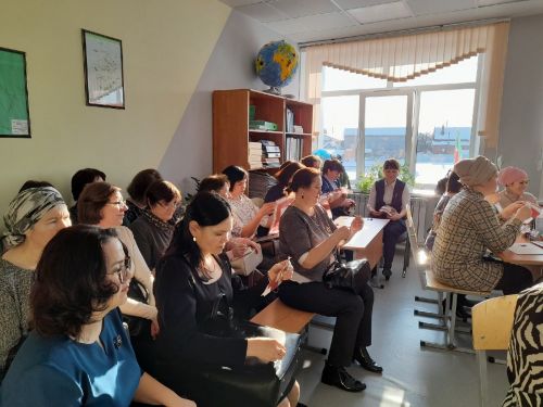 Нөнәгәрдә мөмкинлекләре чикле балаларны укыту-тәрбия эшчәнлеге буенча тәҗрибә уртаклаштылар (фото)