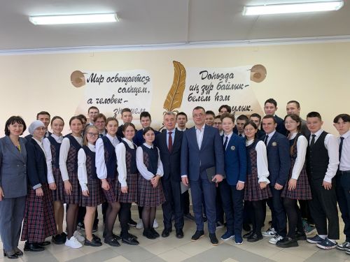 Балтач мәктәбенә Казаннан яңа укытучы килгән? (фото)