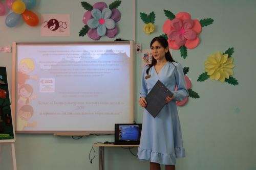 Карадуган балалар бакчасында узган  республика семинарыннан фоторепортаж