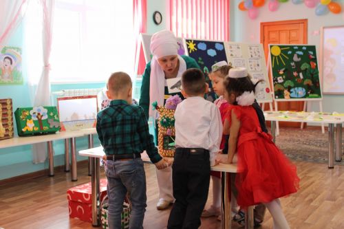 Карадуган балалар бакчасында узган  республика семинарыннан фоторепортаж