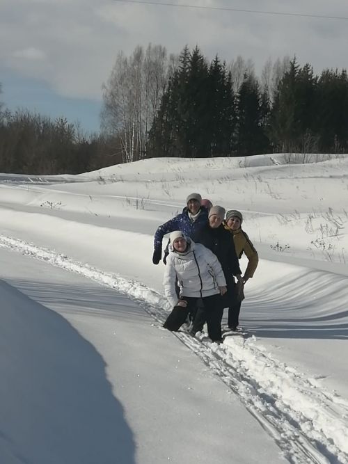 Куныр урта мәктәбе коллективы эшли дә ,куңелле итеп ял да итә белә ( +бик күп фото)