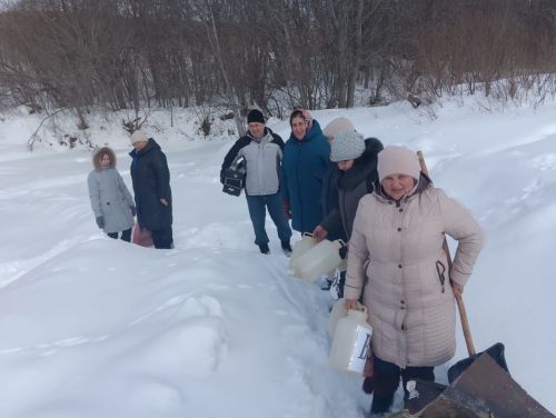 Куныр урта мәктәбе коллективы эшли дә ,куңелле итеп ял да итә белә ( +бик күп фото)