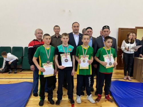 Фидаил Нури улы Шакиров истәлегенә көрәш буенча турнир узды (+фото)