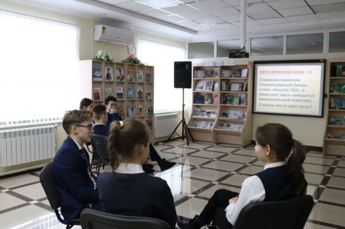 Үзәк китапханә хезмәткәрләре  «Своя игра» дип аталган интеллектуаль уен үткәрделәр (фото)
