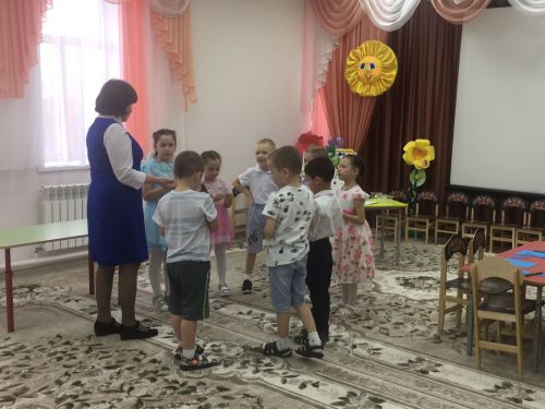 «Каенкай» бакчасы ут күршеләрне кабул итте (+фоторепортаж)