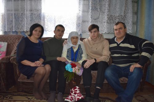 Биш баладан берүзе исән калган