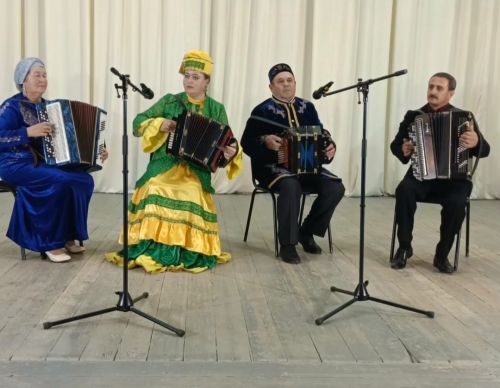 Курай, кубыз һәм тальян...  Гөлкәй, Равил, Шәрипҗан