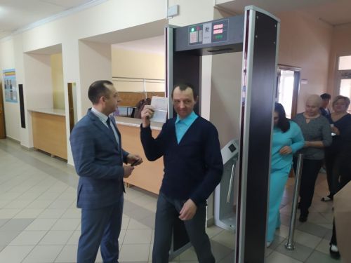 Балтачта әти-әниләр рус теленнән бердәм дәүләт имтиханы тапшырды (фото)