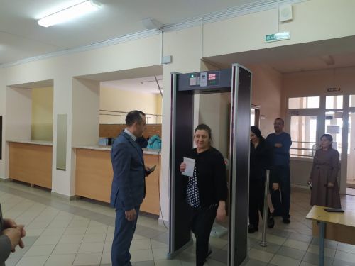 Балтачта әти-әниләр рус теленнән бердәм дәүләт имтиханы тапшырды (фото)