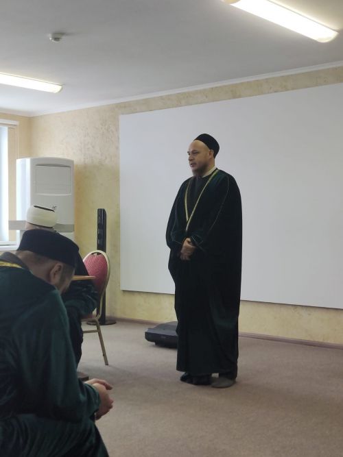 Мәчетләрне килгән кешеләр белән бизәргә кирәк