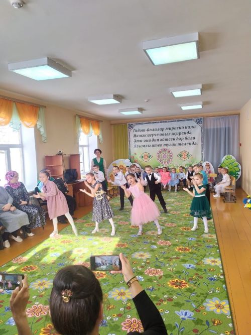Хөрмәтле сез бүген дә