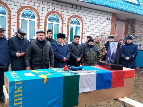 Балтач батыр улы белән хушлашты (фото, видео)