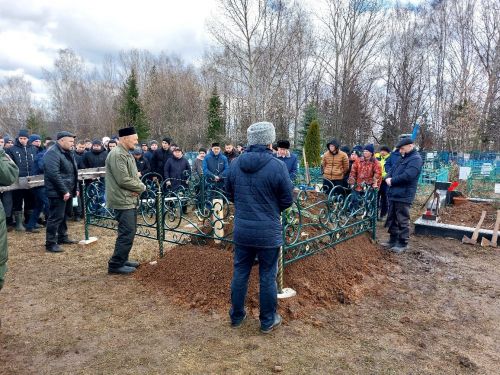 Балтач батыр улы белән хушлашты (фото, видео)