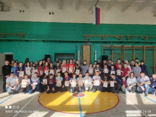 Субаш мәктәбендә тренер Фагыйл Гайнетдинов призына кул көрәше буенча турнир узды (фото)