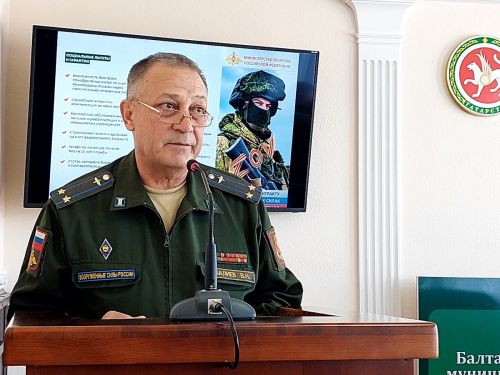 Васил Вәлиев контракт нигезендә хезмәт итүнең нечкәлекләре турында сөйләде