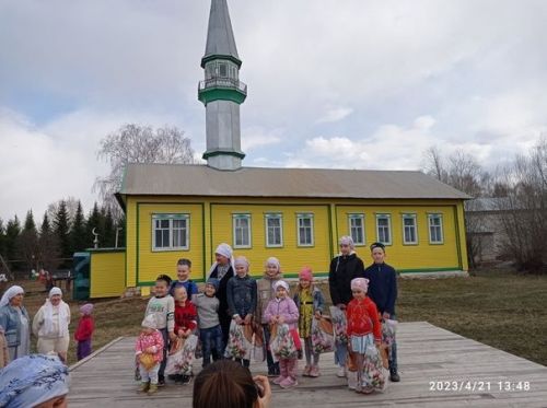 Шода балаларын Җәмил хәзрәт ниләр белән сөендергән? (фото)