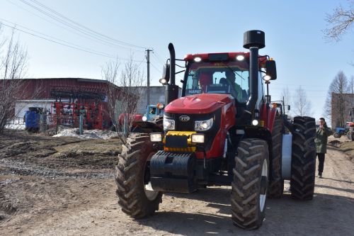 «Двигателең шәп эшли»... Бу сүзләргә һәрбер механизатор сөенде (+ фоторепортаж,видео)