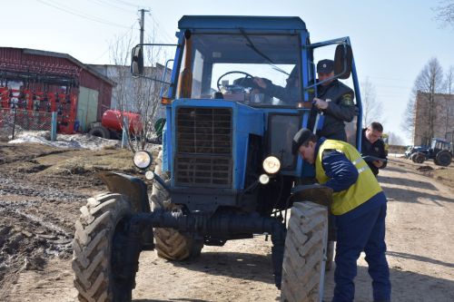 «Двигателең шәп эшли»... Бу сүзләргә һәрбер механизатор сөенде (+ фоторепортаж,видео)