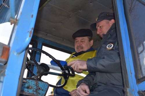 «Двигателең шәп эшли»... Бу сүзләргә һәрбер механизатор сөенде (+ фоторепортаж,видео)