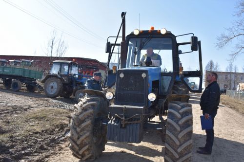 «Двигателең шәп эшли»... Бу сүзләргә һәрбер механизатор сөенде (+ фоторепортаж,видео)