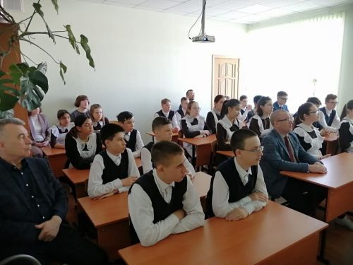 Сосна мәктәбенә Казаннан яңа укытучы килгән? (фото)