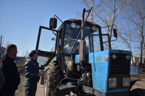 «Двигателең шәп эшли»... Бу сүзләргә һәрбер механизатор сөенде (+ фоторепортаж,видео)