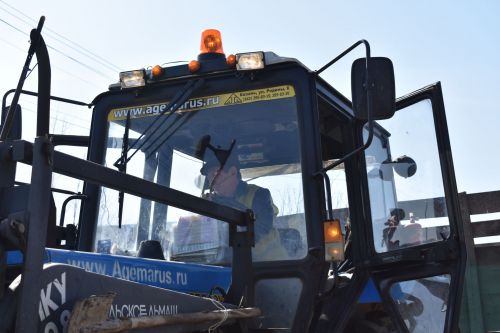 «Двигателең шәп эшли»... Бу сүзләргә һәрбер механизатор сөенде (+ фоторепортаж,видео)