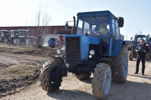 «Двигателең шәп эшли»... Бу сүзләргә һәрбер механизатор сөенде (+ фоторепортаж,видео)