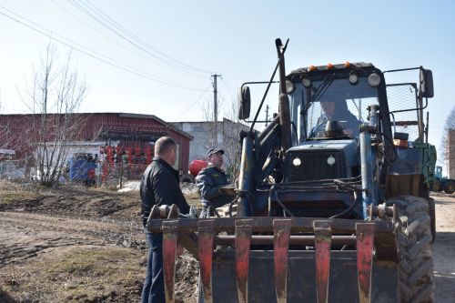 «Двигателең шәп эшли»... Бу сүзләргә һәрбер механизатор сөенде (+ фоторепортаж,видео)