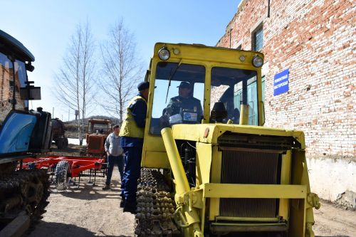 «Двигателең шәп эшли»... Бу сүзләргә һәрбер механизатор сөенде (+ фоторепортаж,видео)