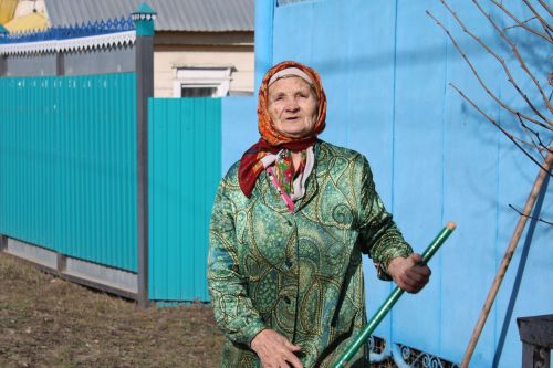 Мәйсәрә әби кебекләр минеке-сәвитнеке дип тормый