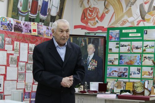 Үзе кебек булды бу очрашу