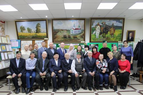 Үзе кебек булды бу очрашу